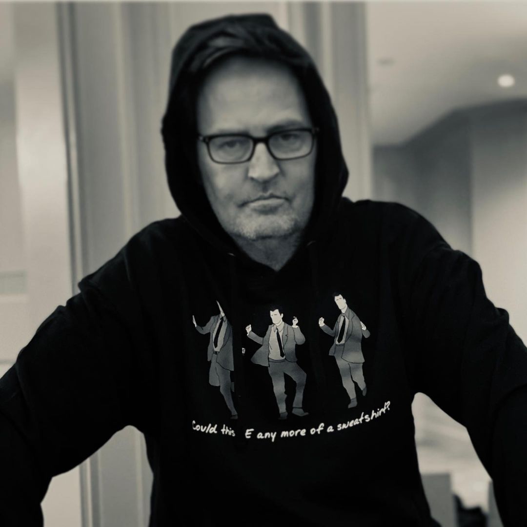 Год без Мэттью Перри: актеры из сериала "Друзья" почтили его память трогательными воспоминаниями